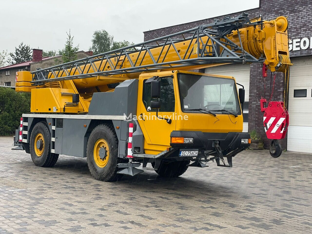 avtodvigalo Liebherr LTM 1030/2